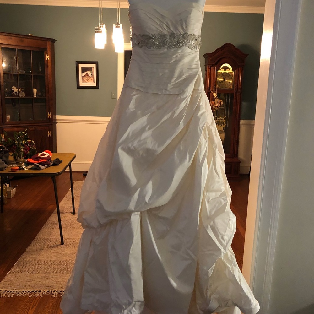 Jasmine wedding dress